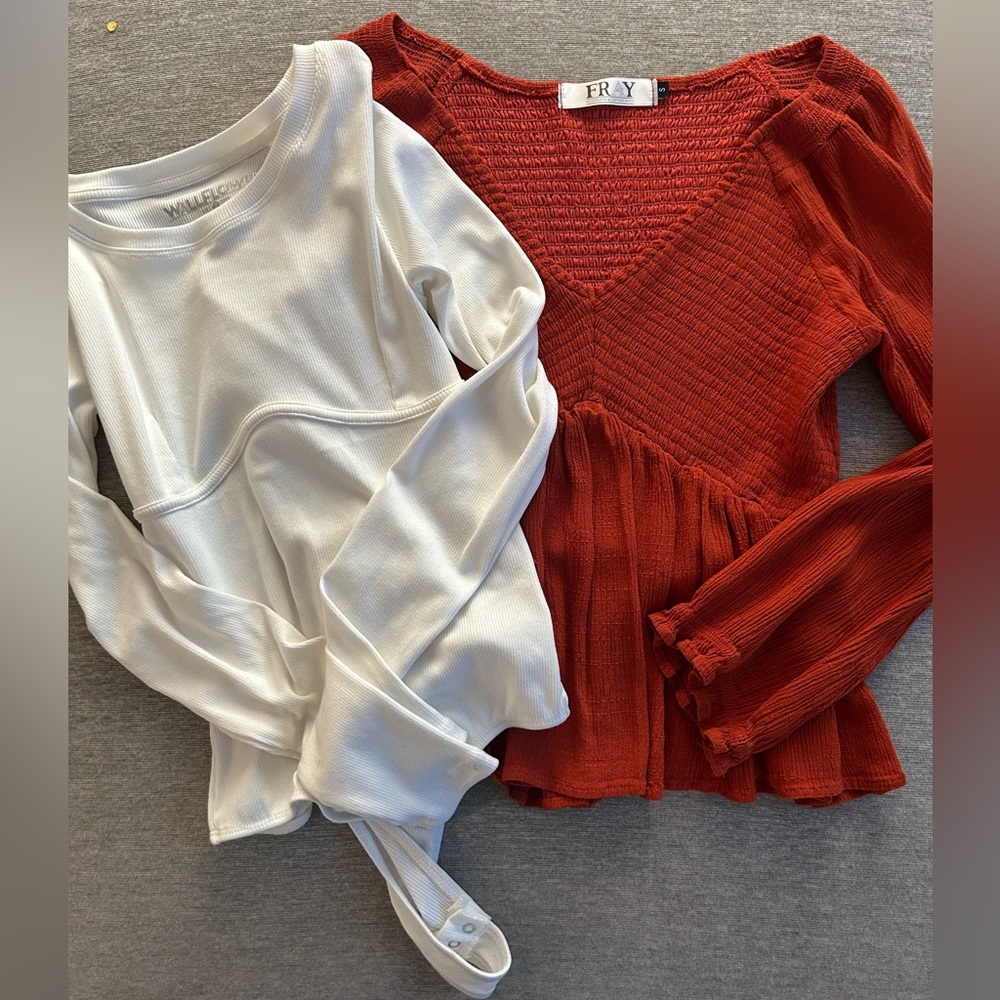 Long sleeve top lot